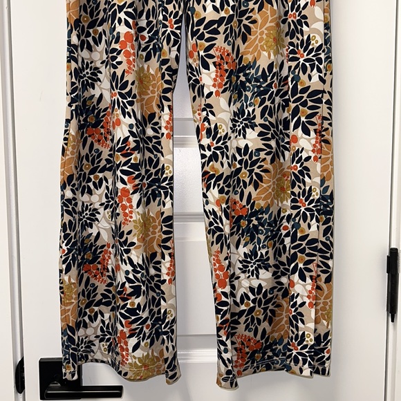 DIVORCE CLEARANCE-TAKING OFFERS Valerie Stevens Gaucho Floral Pants - Picture 4 of 10
